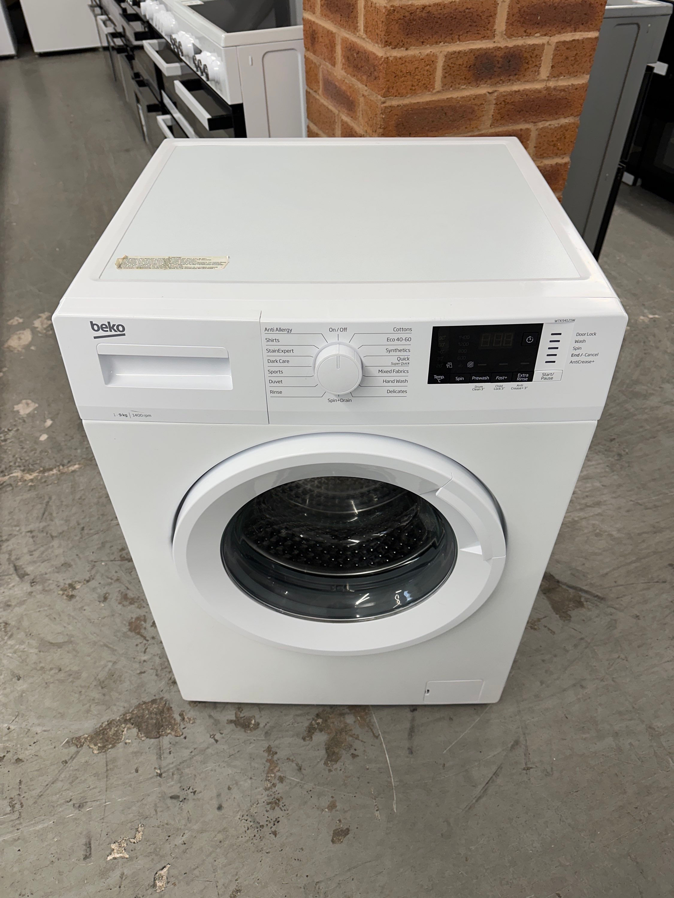 (119) Beko 9kg 1400 Spin Washing Machine - WTK94121W