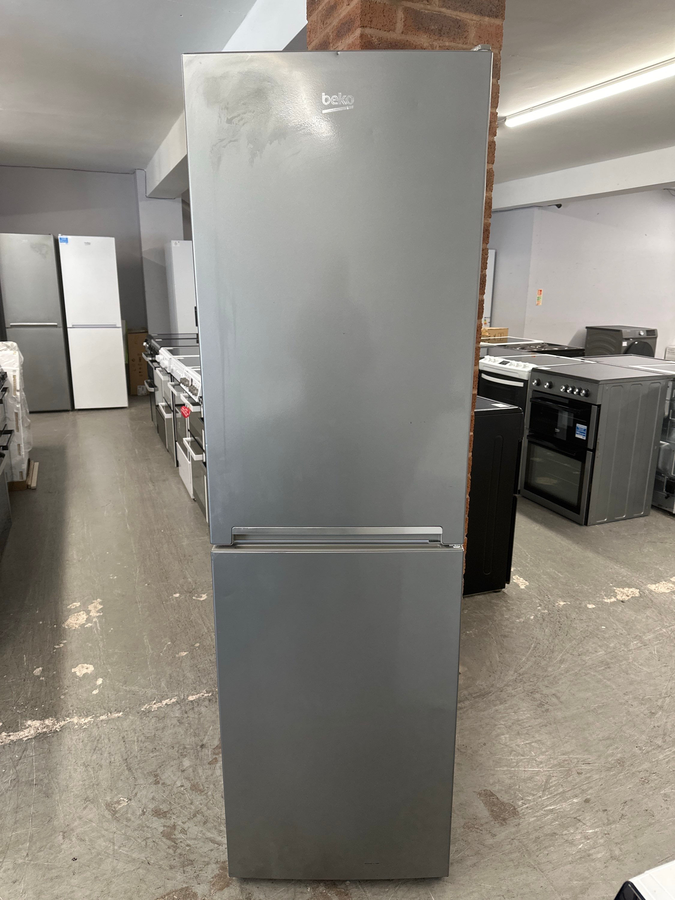 (664) Beko 50/50 Frost Free Fridge Freezer - CFG3582S