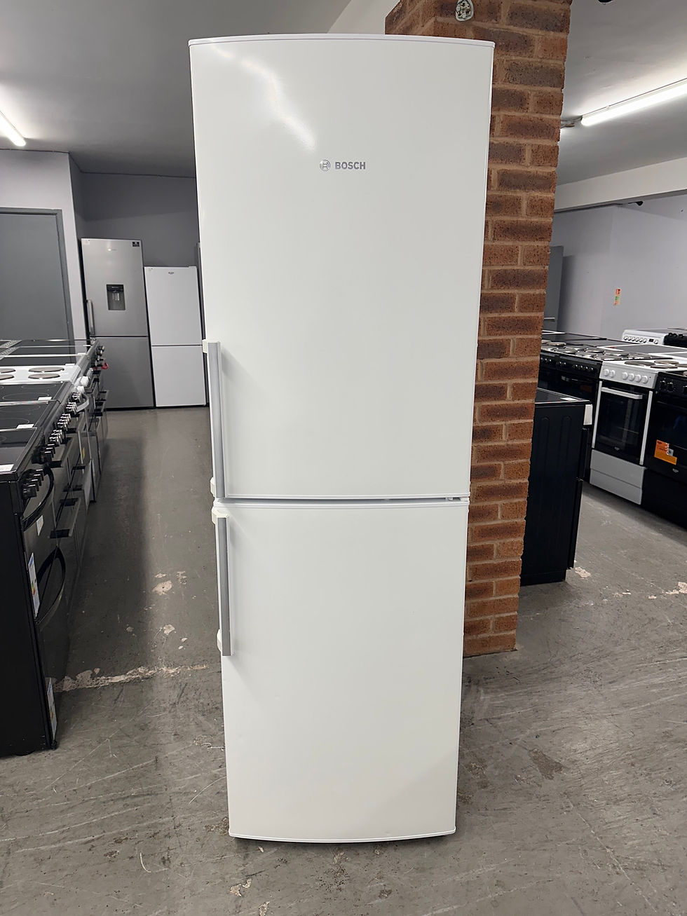 Bosch 50/50 Frost Free Fridge Freezer  - KGH34X04GB. Refurbished fridge freezer, Wolverhampton, West Midlands