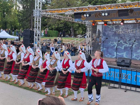 Участие на танцьорите от Школата за български танци в празничния концерт на 14.05 в гр. Дулово