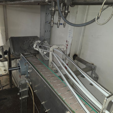 Can twist transportation and turning conveyor