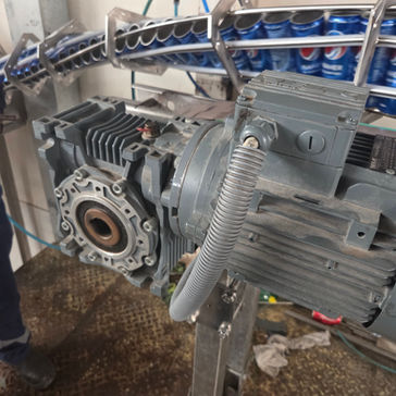 Can twist transportation and turning conveyor