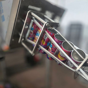 Can twist transportation and turning conveyor
