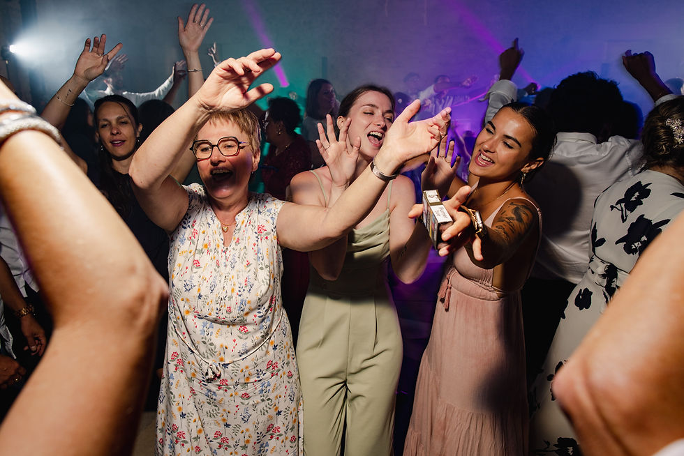 Invités sur la piste de danse mariage dans la Vienne