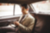 車の中でビジネスマン