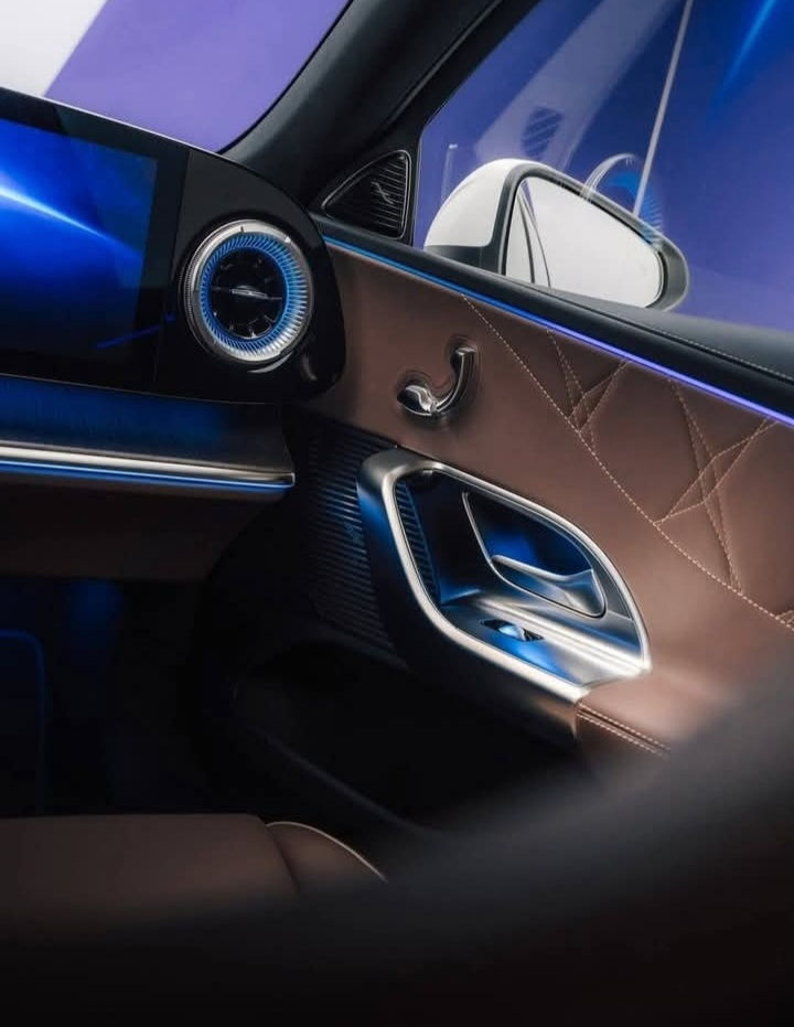 Thumbnail: Mercedes-Benz electric c class