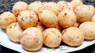 RECEITA FÁCIL E RÁPIDA❗😱 PÃO DE QUEIJO COM CALABRESA CROCANTE POR FORA E MACIO POR DENTRO