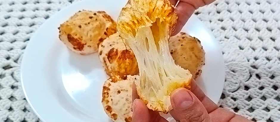 SEM COMPLICAÇÃO❗😱 PÃO DE QUEIJO NA AIR FRYER COM SÓ 3 INGREDIENTES, FÁCIL E DELICIOSO