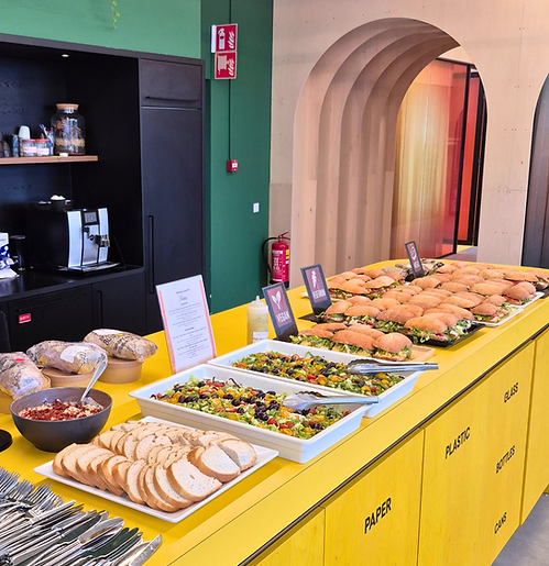 Lunch set up alma catering amsterdam.png