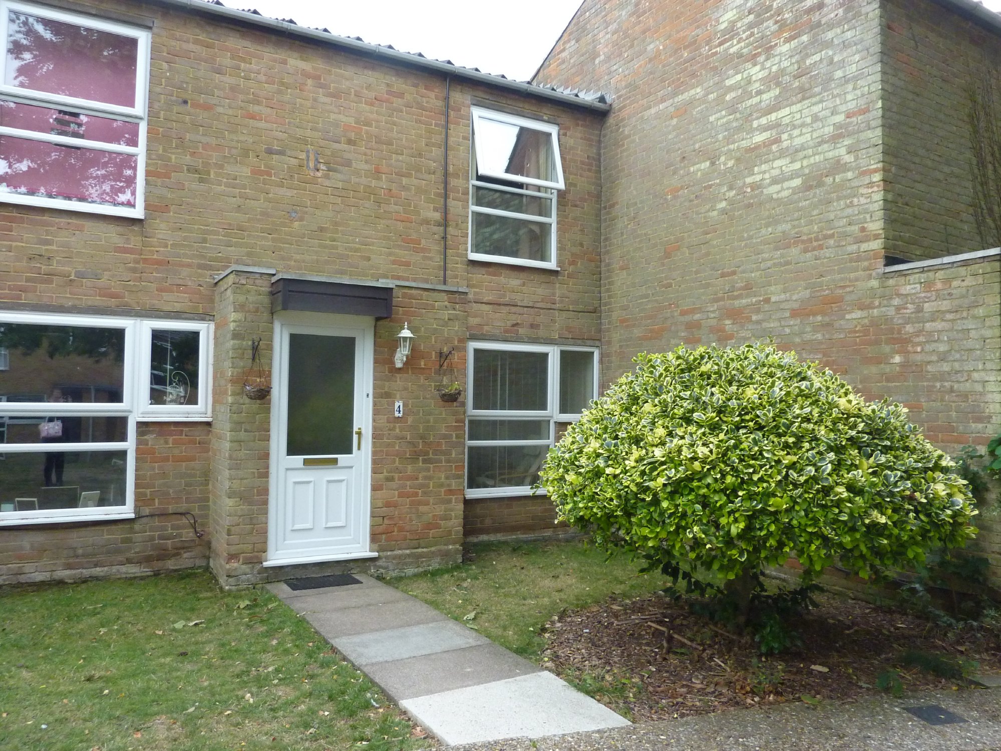 New Ash Green - £1,000 pcm