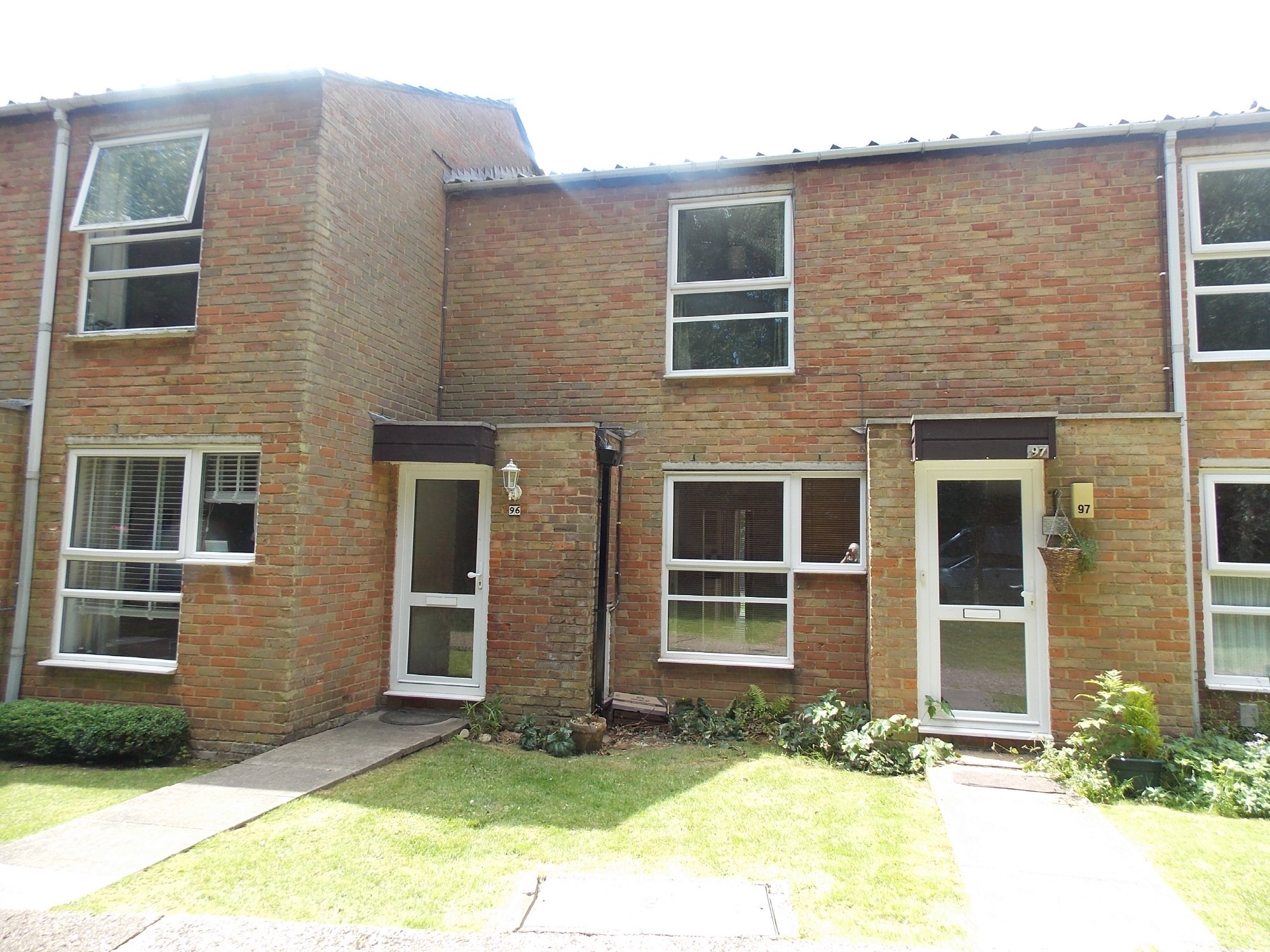 New Ash Green - £1,000 pcm