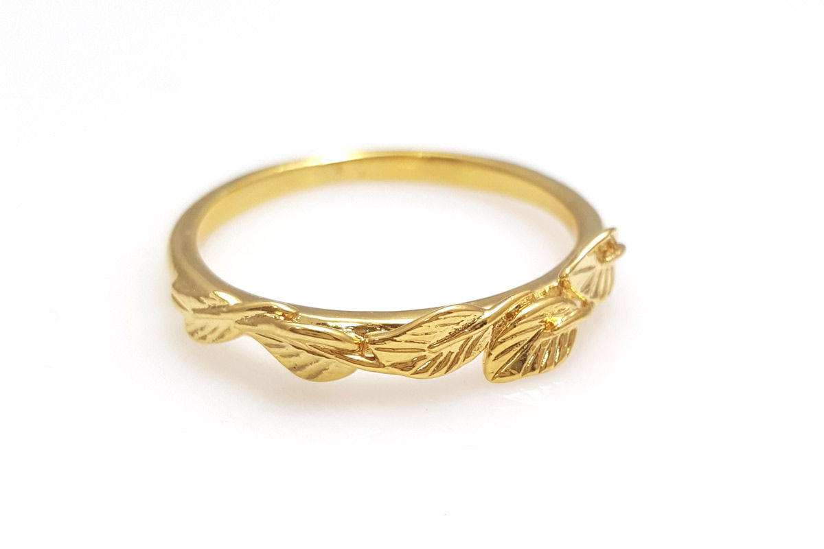 14 Karat Yellow Gold Leaves Ring