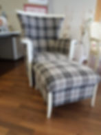 Sessel mit grauem Stoff