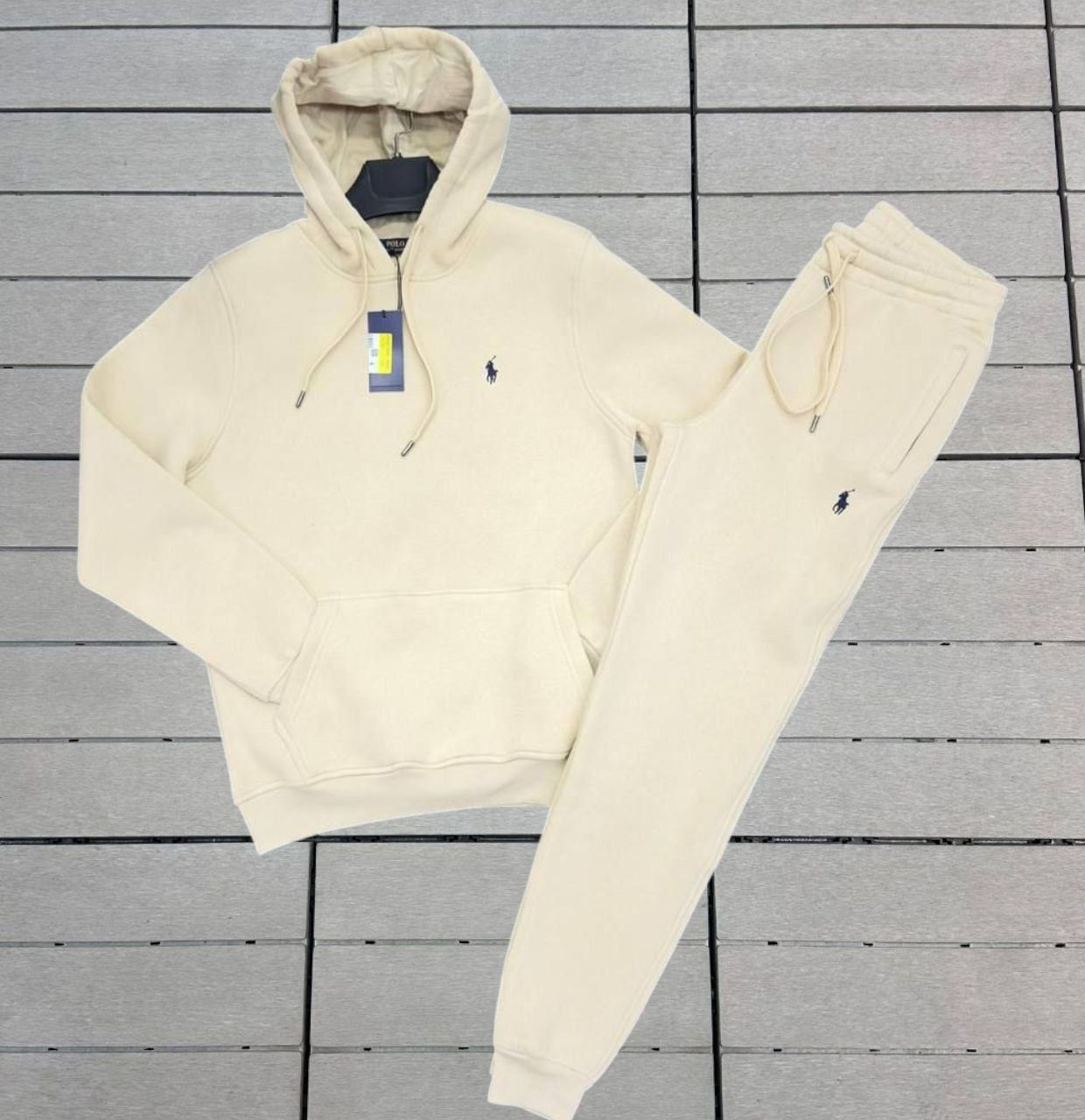 ÜÇ İPLİK ŞARDONLU, KAPŞONLU EŞOFMAN TAKIMI