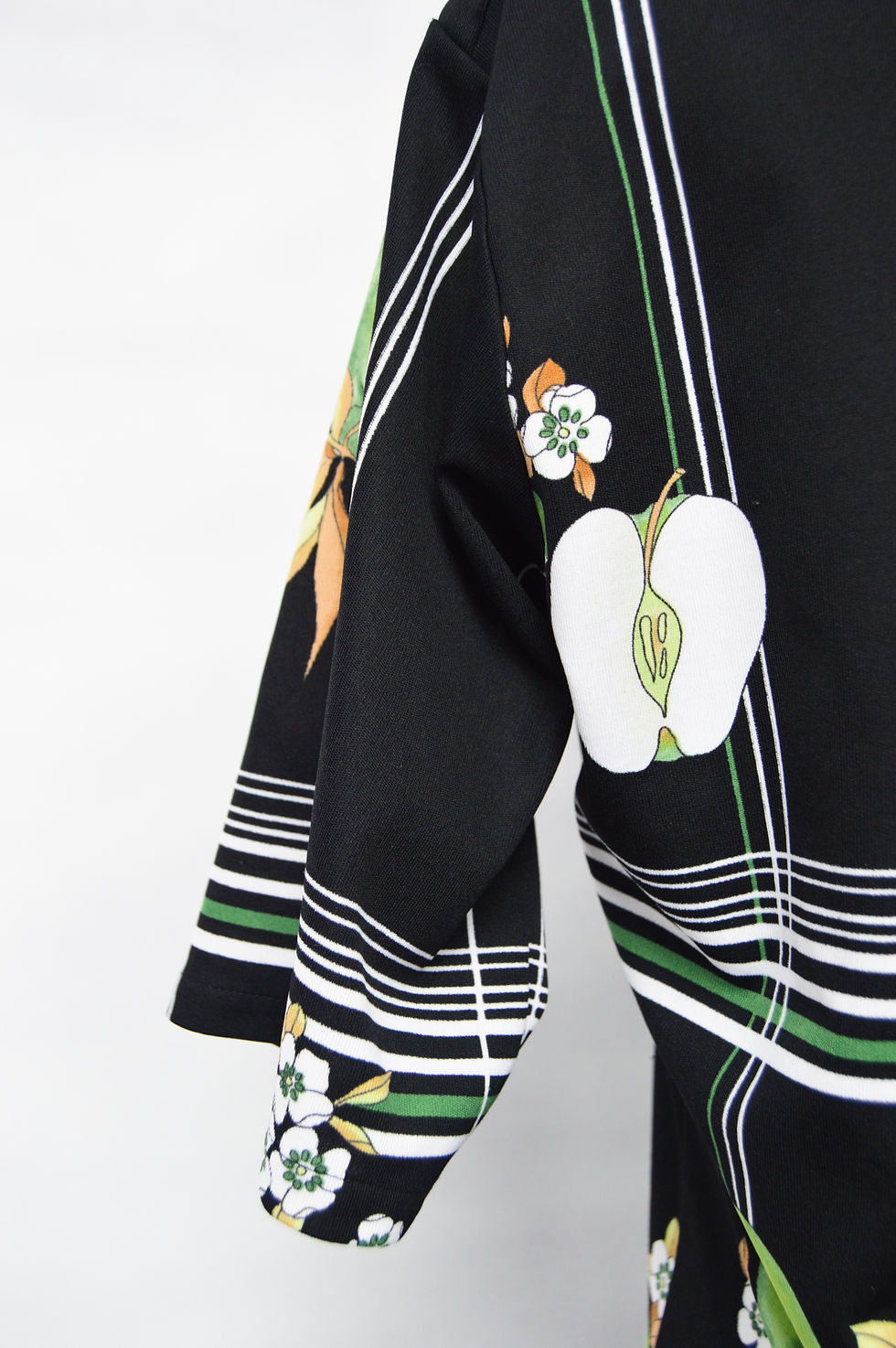 Thumbnail: Rare Vintage 70’s How Bout Them Apples Novely Top (s-l)