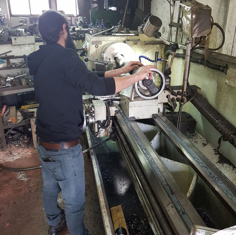 עבודות חריטה שמידט טכנולוגיות מתכת בע"מ