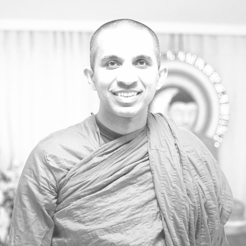 Meditationen mit zwei Buddhist-Mönchen