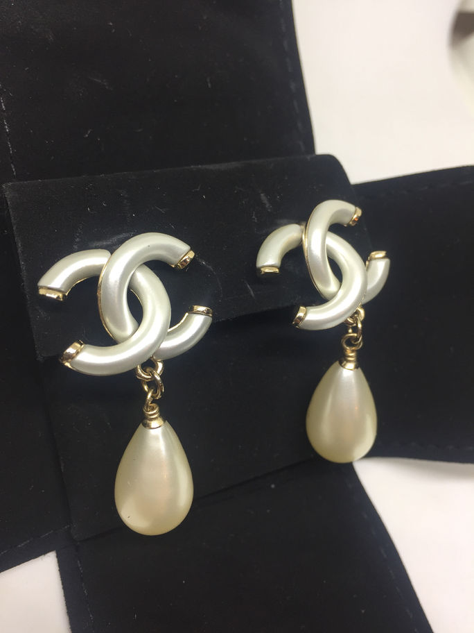 本日の買取実績☆シャネル　パール　イヤリング
