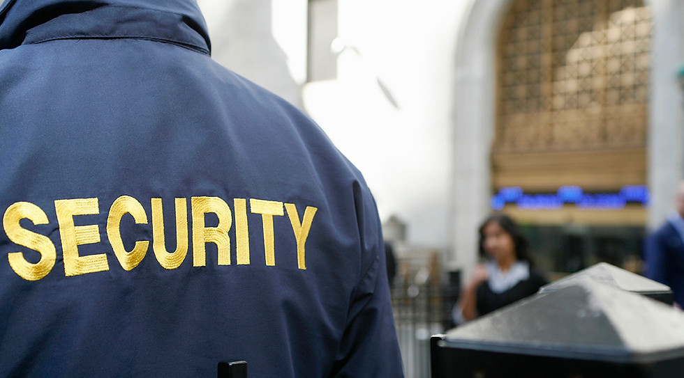 Security-Guard-on-service