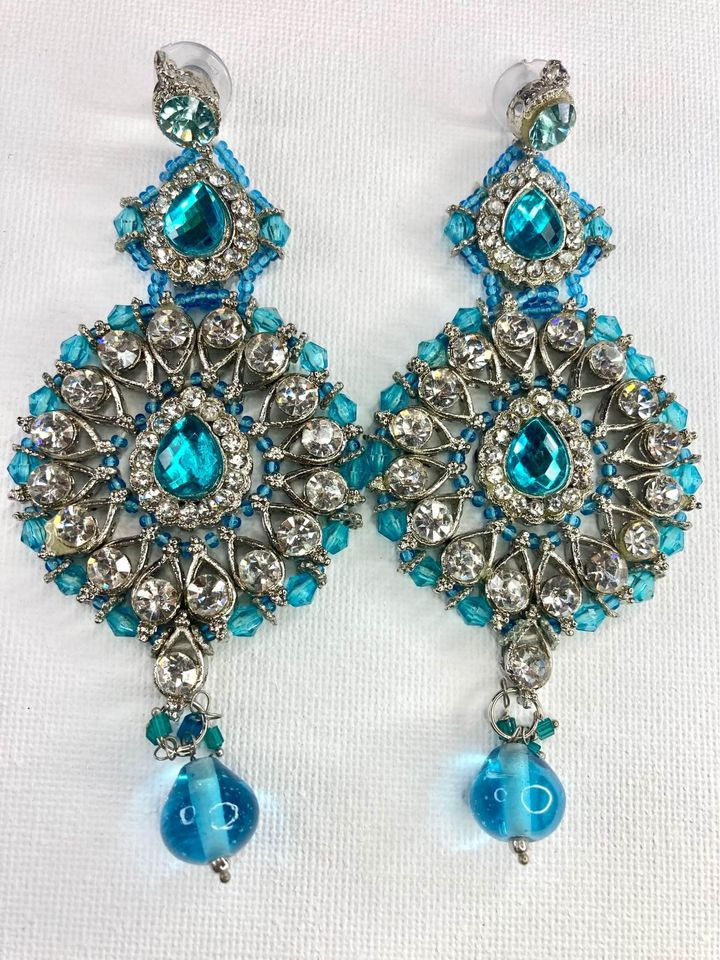 Thumbnail: Turquoise Blue Stone Set Necklace Set