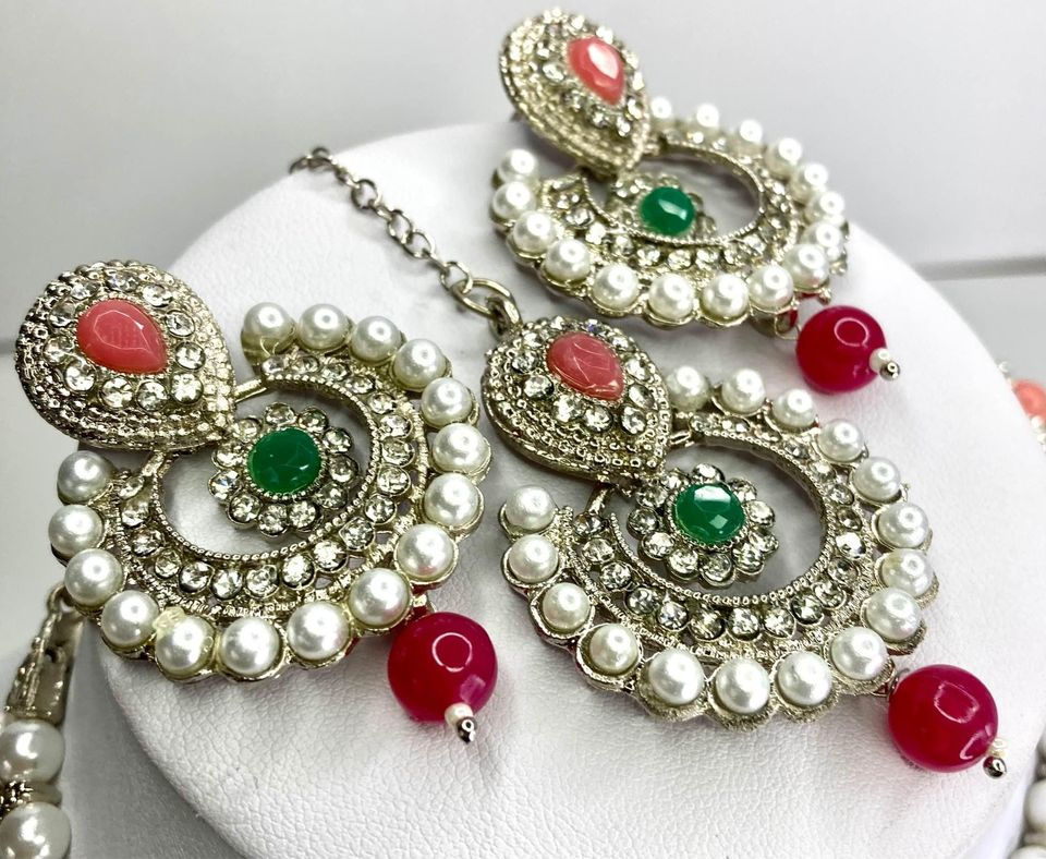 Thumbnail: Silver and Multi Coloured Pearl and Stone Set Necklace Set