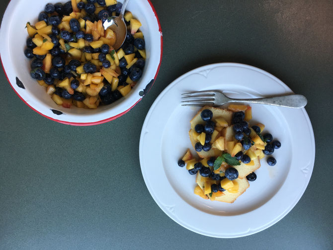 Gettin Peachy! Bourbon Peach and Blueberry Compote