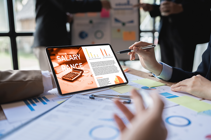 fund-managers-team-consultation-discuss-about-analysis-investment-stock-market-by-digital-