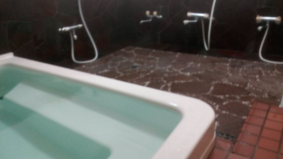 浴槽も新しくしました。窓もペアガラスに。冬でもあったかい入り心地の良いお風呂になりました。