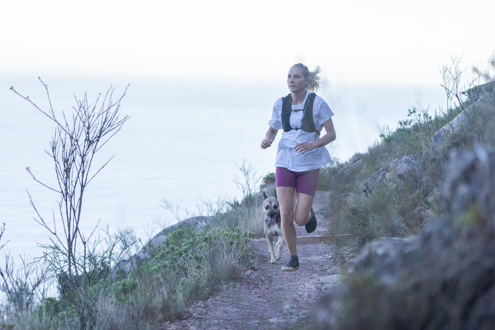Photography of a sunrise Trail run at Lions Head in Cape Town