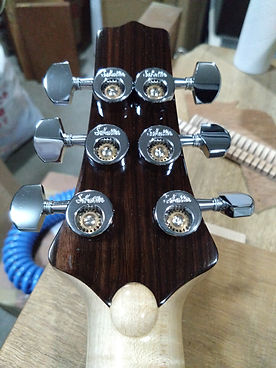 Arch T & B Full no.4 ヘッド裏、ペグ