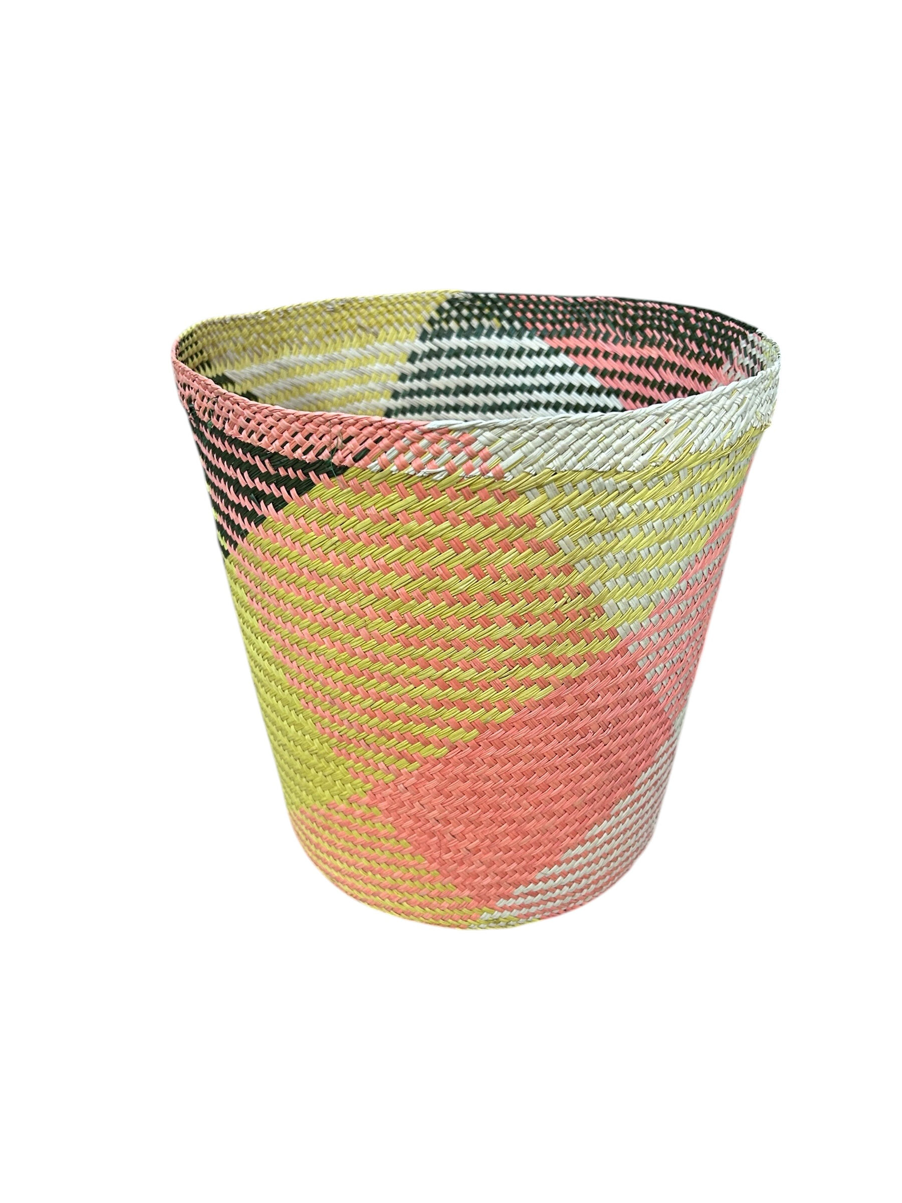 Iraca paper basket