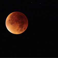 blood-moon-2428965_1920.jpg