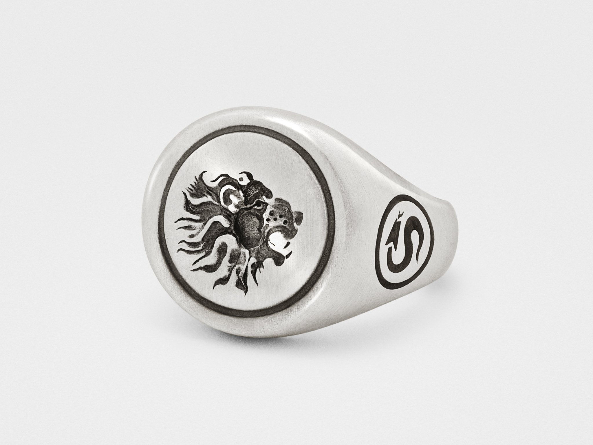 Lion Signet Ring in Sterling Silver