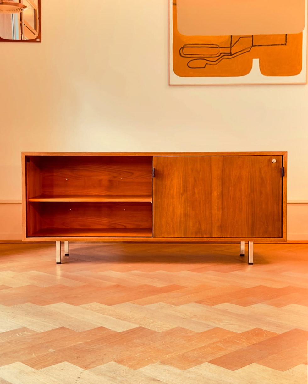 Thumbnail: Sideboard Knoll International