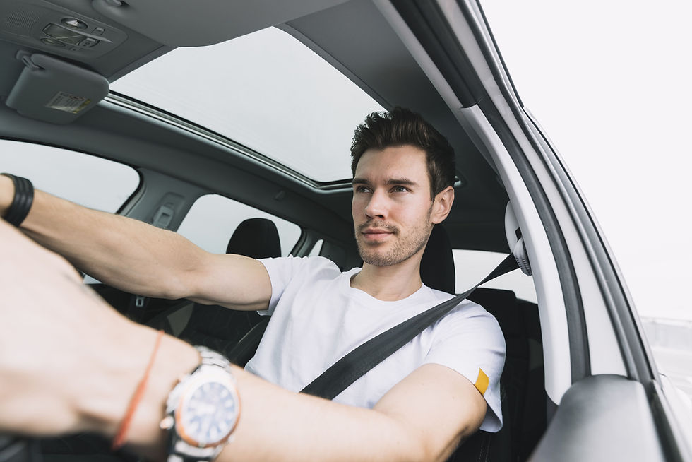 10 errores de jóvenes conductores que aumentan el riesgo de accidente