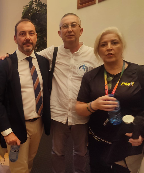 Director de Autoescuela Dummy con María José Alonso, vicepresidenta de la Plataforma Motera de Seguridad Vial, y José Ignacio Lijarcio, Investigador y Profesor en Universitat de València
