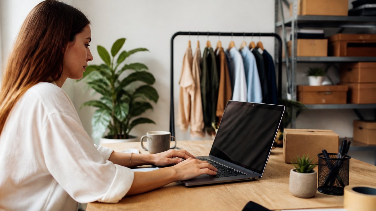 Outsourcing Digital Marketing for Retail Stores: 2026 Guide