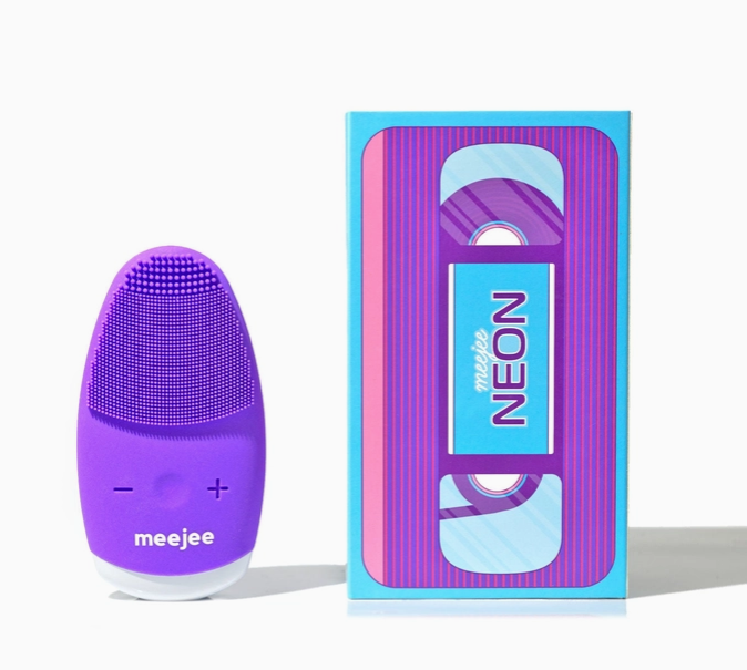 Thumbnail: Meejee Ultrasonic Facial Cleaning Brush (NEON)