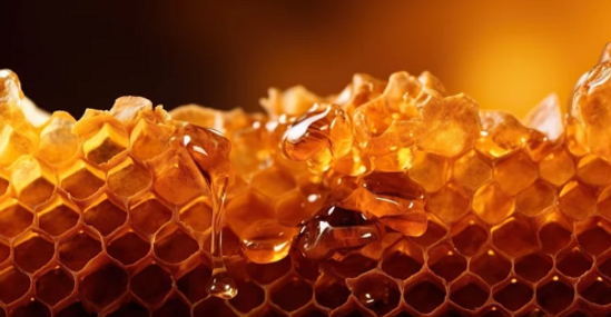 Honey is a natural substance produced by honeybees from flower nectar. Rich in natural sugars, enzymes, antioxidants, and bioactive compounds, honey provides moisturizing, antimicrobial, soothing, and healing benefits for the skin.