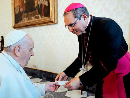 Pela Juventude: Dom Evaldo entrega carta da PJ ao Santo Padre com pedido de oração 