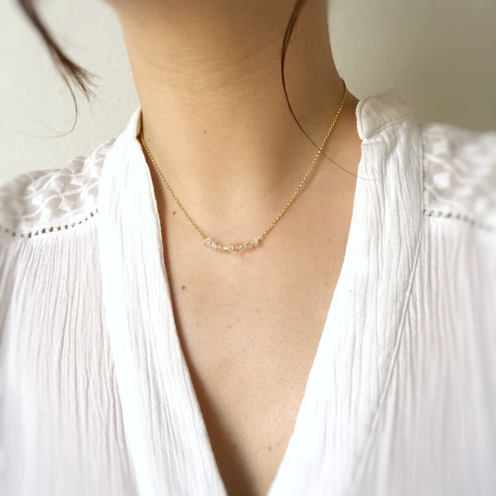 Catenina con cristalli di Quarzo