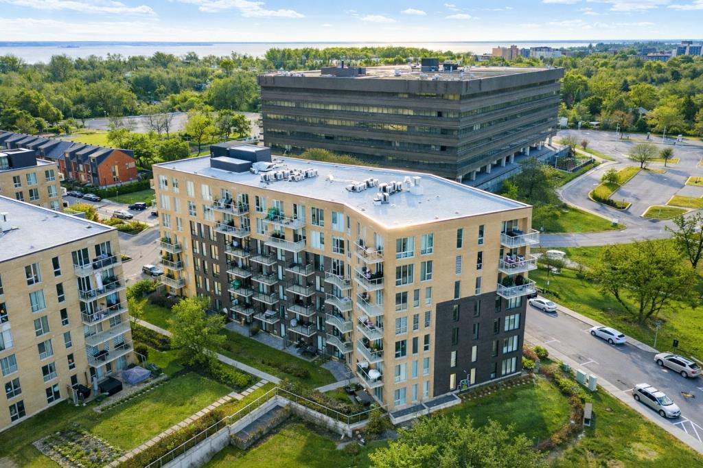 301, Avenue De l'Académie, apt. 211, Dorval