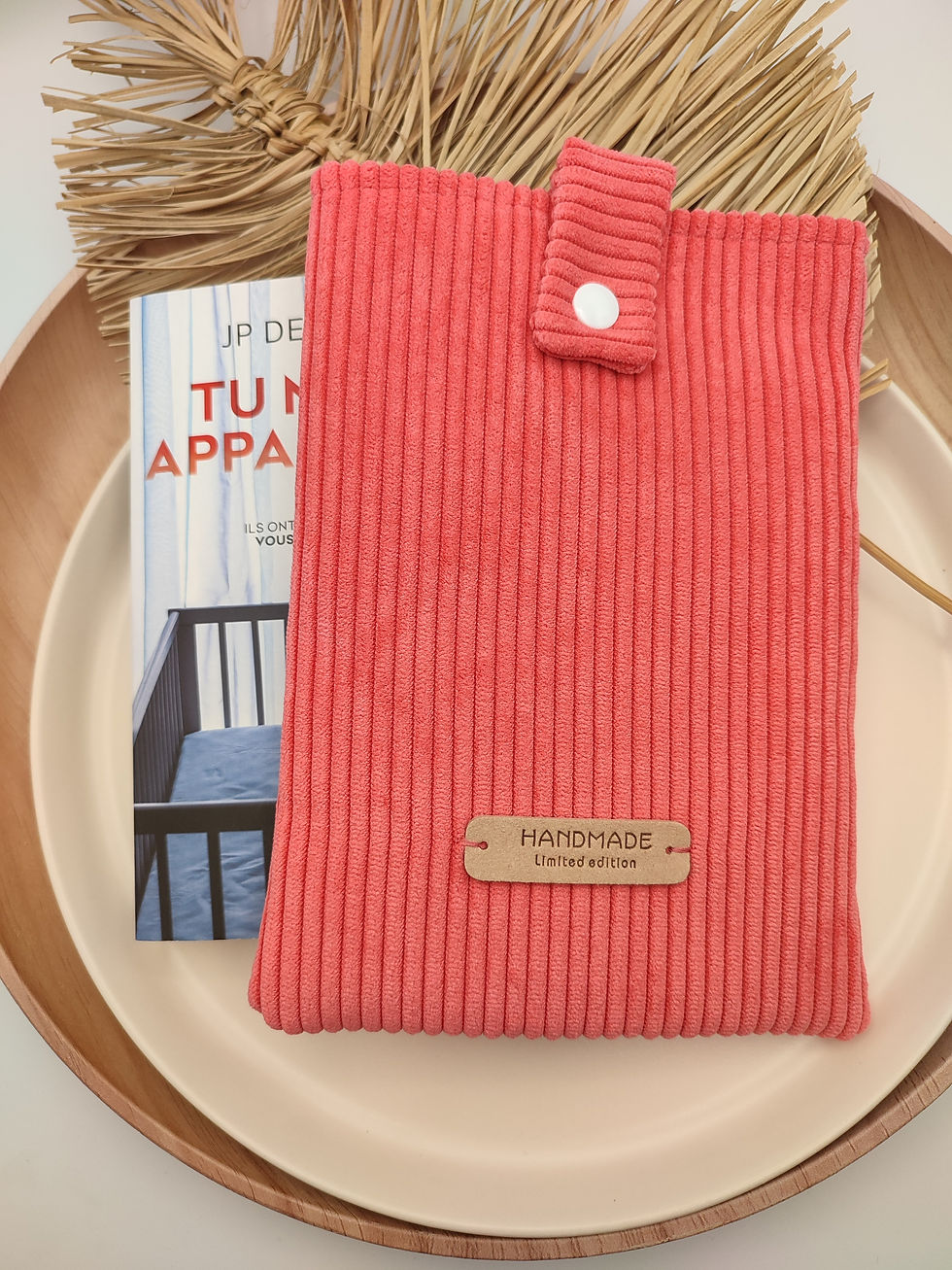 Miniature : Pochette velours côtelé pamplemousse pour livre de poche et liseuse