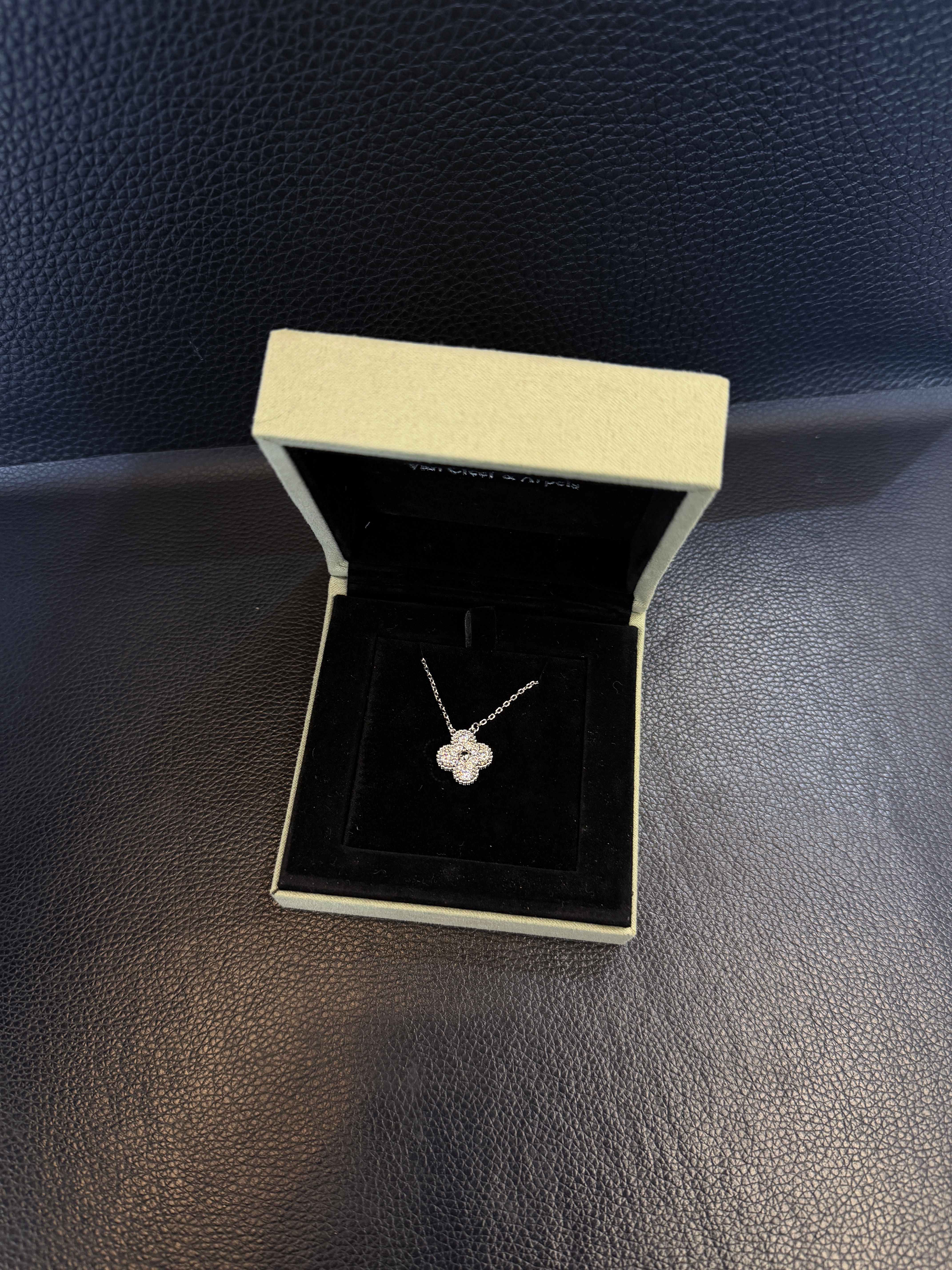 Vca necklace