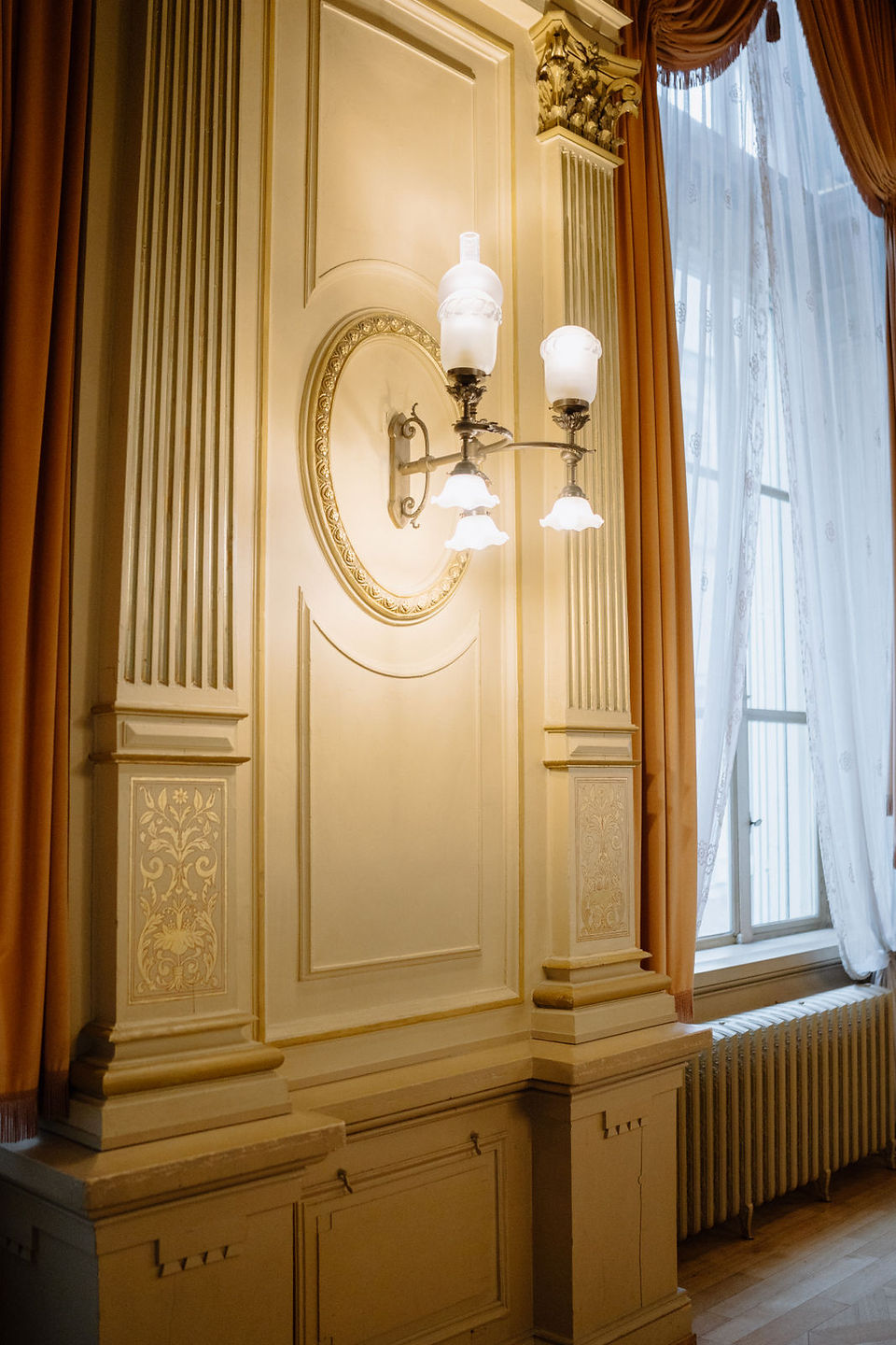 Brautpaar nach der standesamtlichen Trauung im Palais Heidelberg