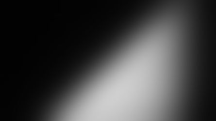 『光と影の間で』展
