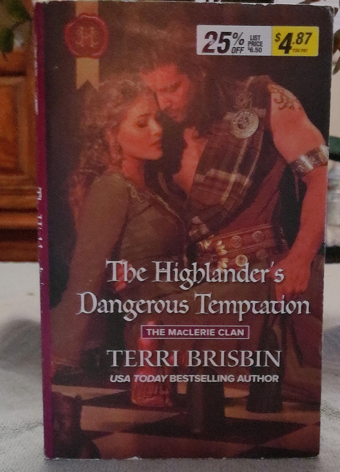 The Highlander's Dangerous Temptation ( The MacLerie Clan)