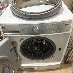 dirty-door-gasket-sitting-on-washing-machine-charlotte-nc-service-direct-appliances-hvac