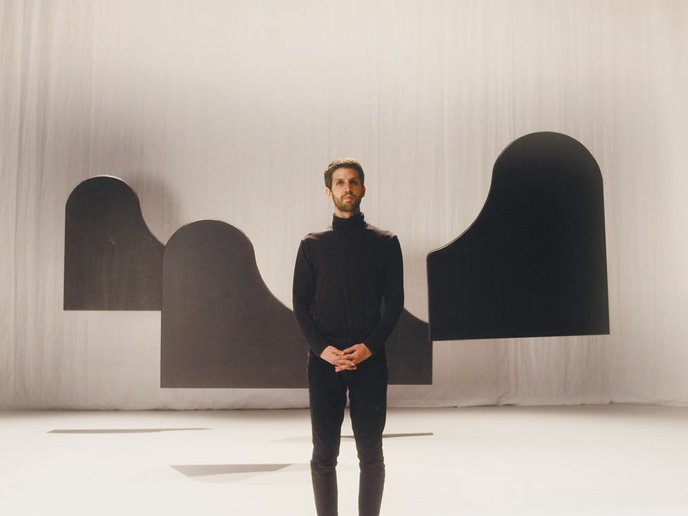 Uri Duvdevani, “Oh Piano", 2020, Movement-Video, 11 minutes, showing at the 'AshCubit' (located in the rear of the Cubia building)