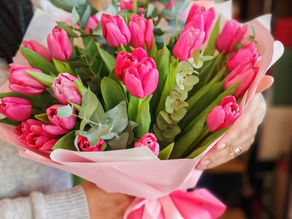 Alege buchete florale impresionante pentru 8 martie